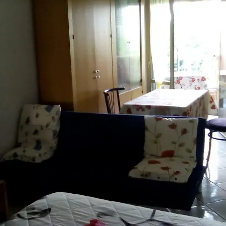 Mono Vicino Casino' Apartman